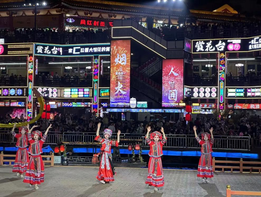 lpl直播在线观看-女子曝浙江餐厅强制消费，满698才能入座，店家仍嘴硬，结局爽了